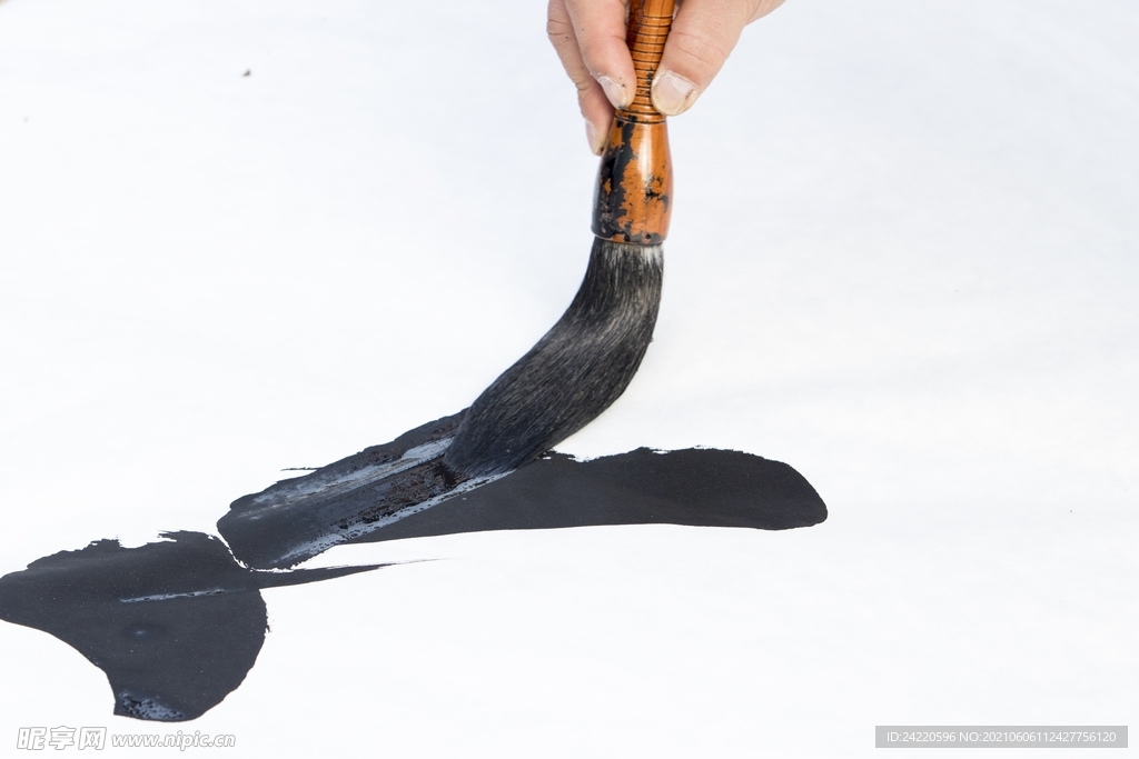 中国书画的笔法：线条里藏着的 “筋骨” 与 “气韵”