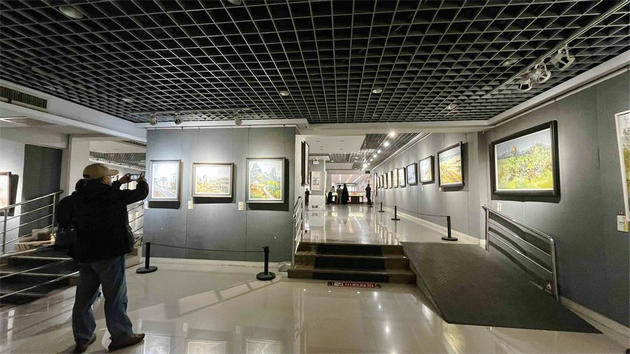 杨惠珺绘画艺术作品展开幕