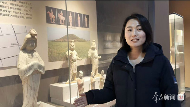 唐粉彩仕女俑：华服高髻   盛唐风华