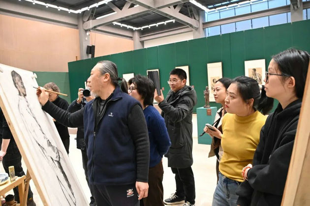 高校学子走进中国国家画院观摩“现代中国书画大师创作研究系列——蒋兆和艺术研究”